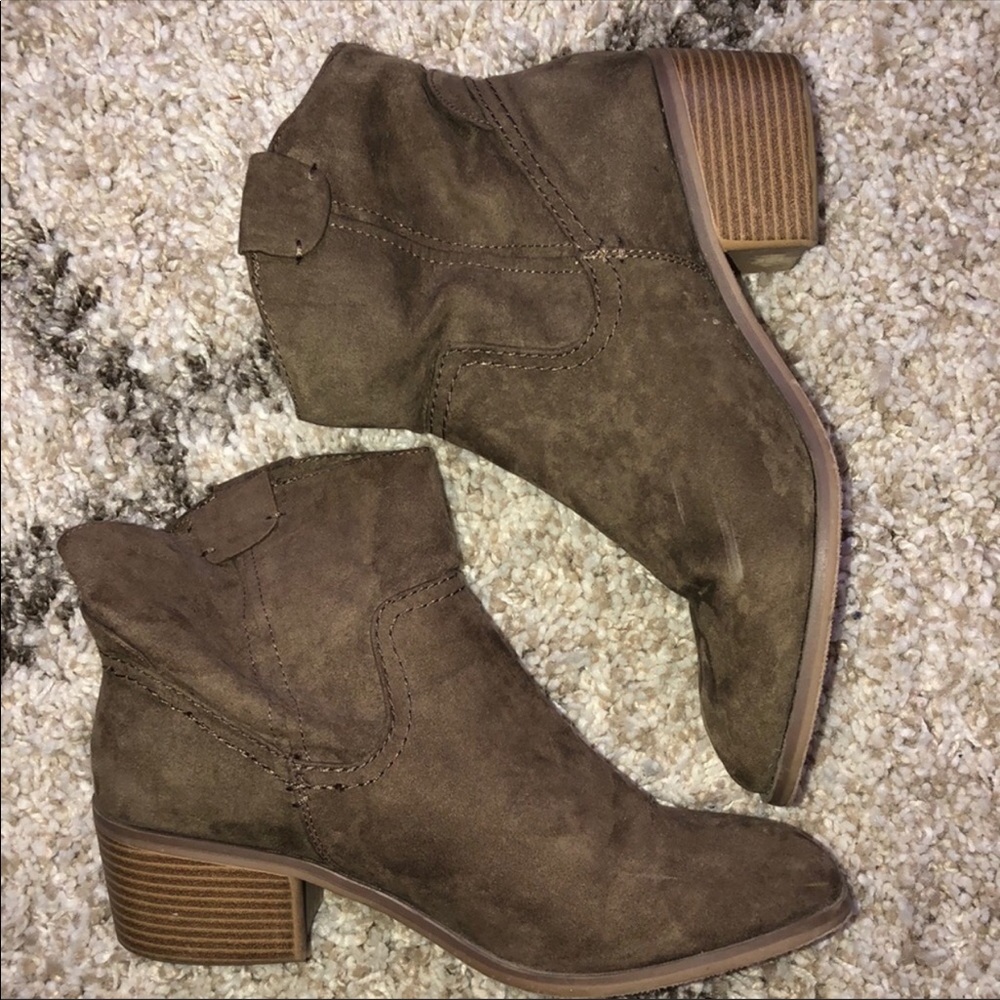 Mid-Ankle Brown Suede Wedge Boots